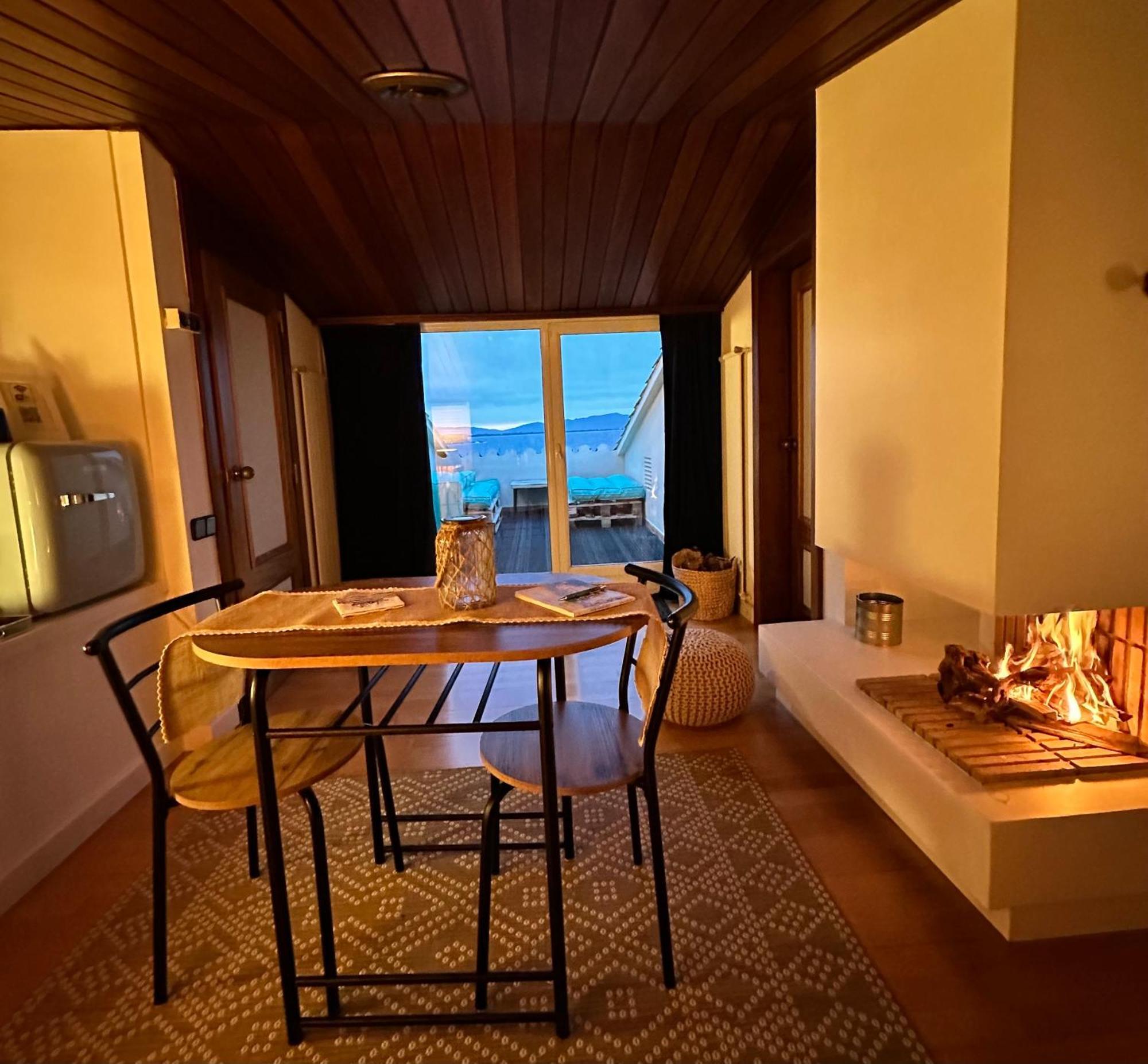 Solo Atico Guest Suites L' Escala Eksteriør billede