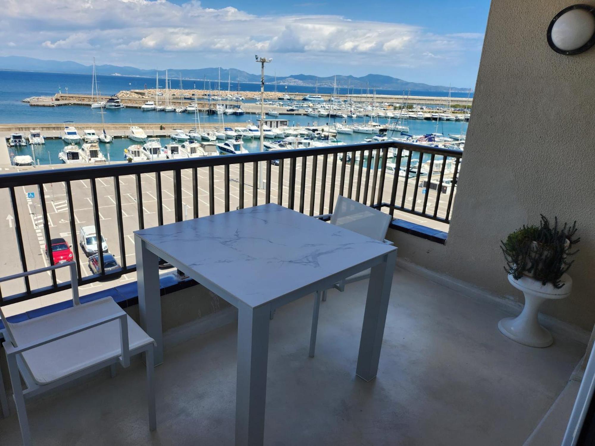 Solo Atico Guest Suites L' Escala Eksteriør billede