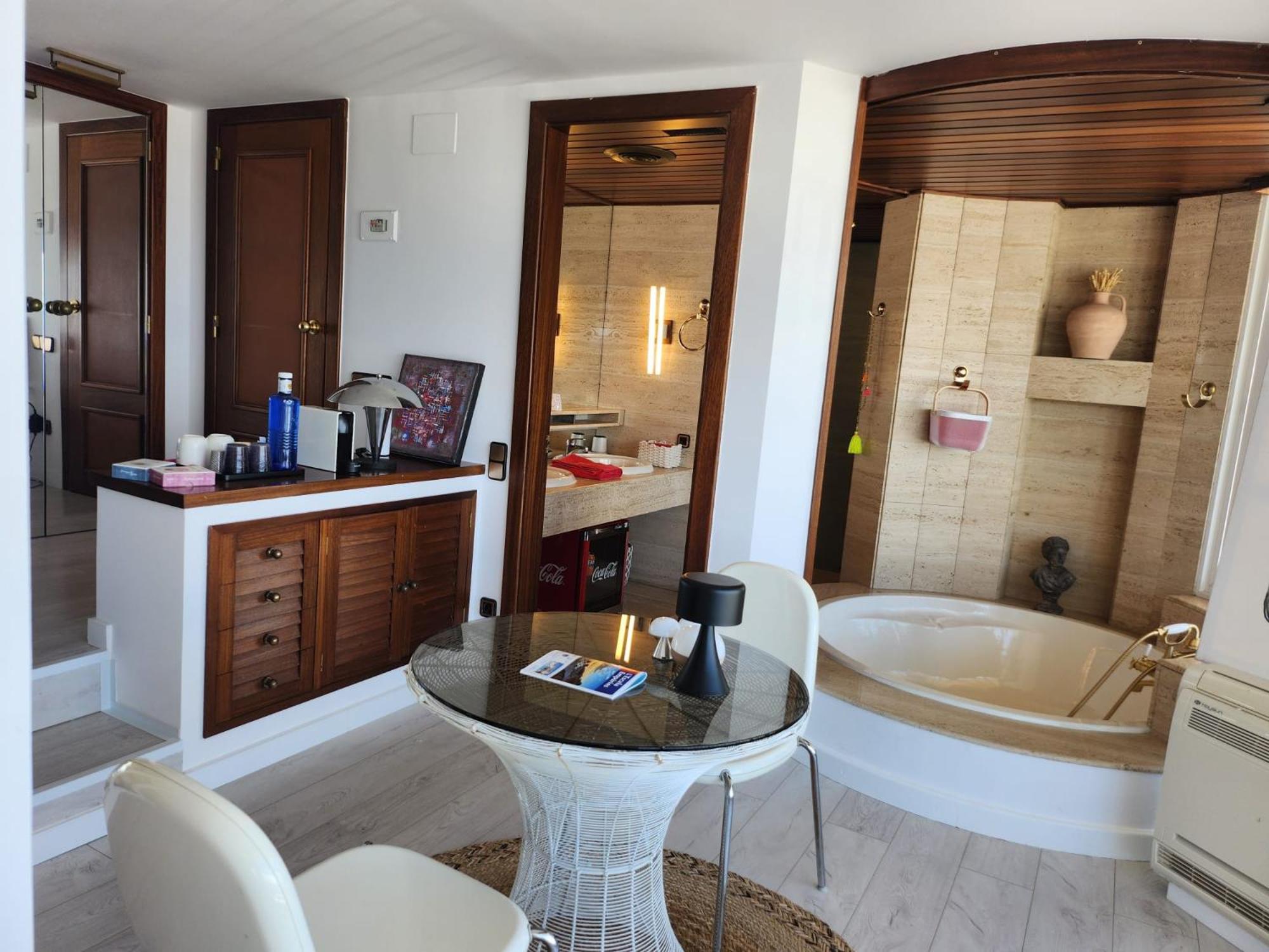 Solo Atico Guest Suites L' Escala Eksteriør billede