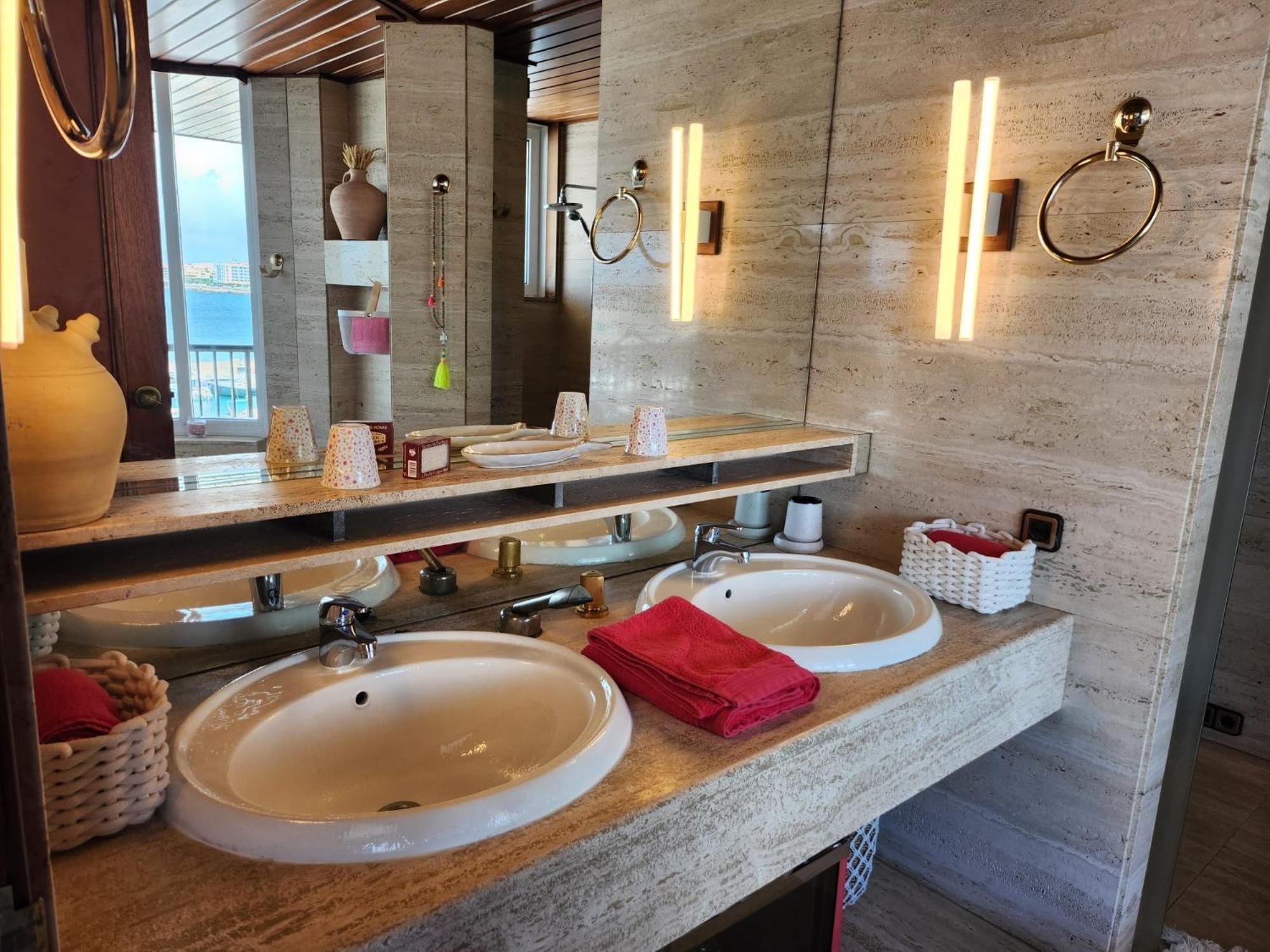 Solo Atico Guest Suites L' Escala Eksteriør billede